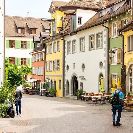 Gästehaus am Schlossplatz, Z. 1-2